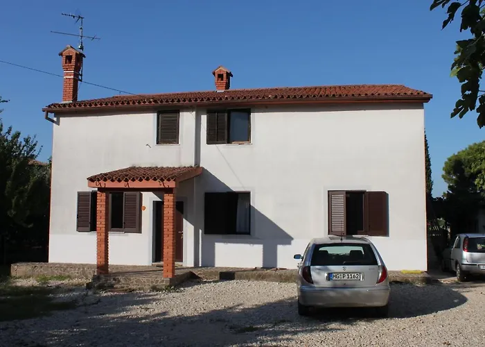 And By The Sea - 7132 Penzion