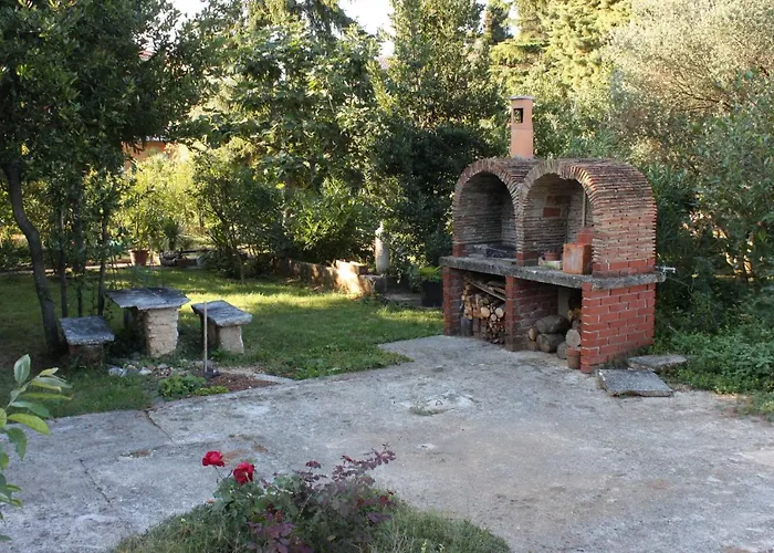 And By The Sea - 7132 Penzion 3*