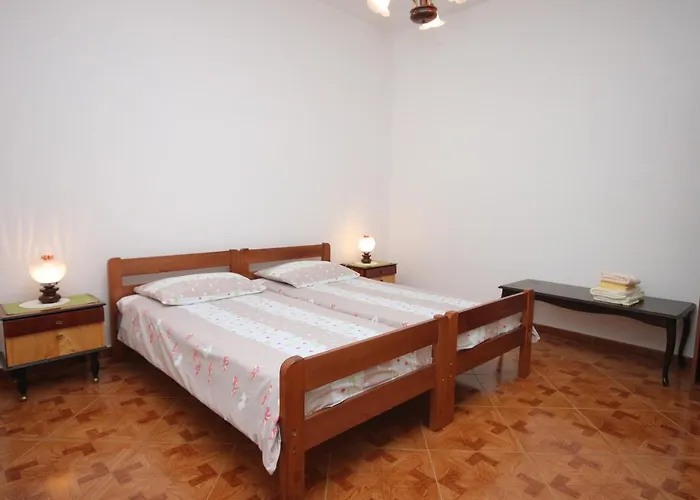 And By The Sea - 7132 Penzion