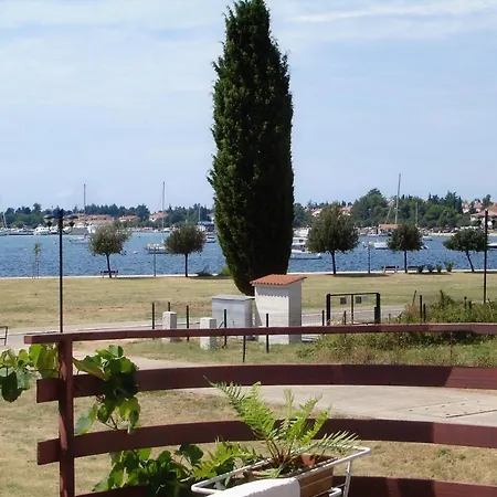 And By The Sea - 7132 Umag